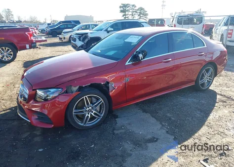 2019 Mercedes-Benz E 300 4Matic z USA, uszkodzony, nr VIN WDDZF4KB8KA489455